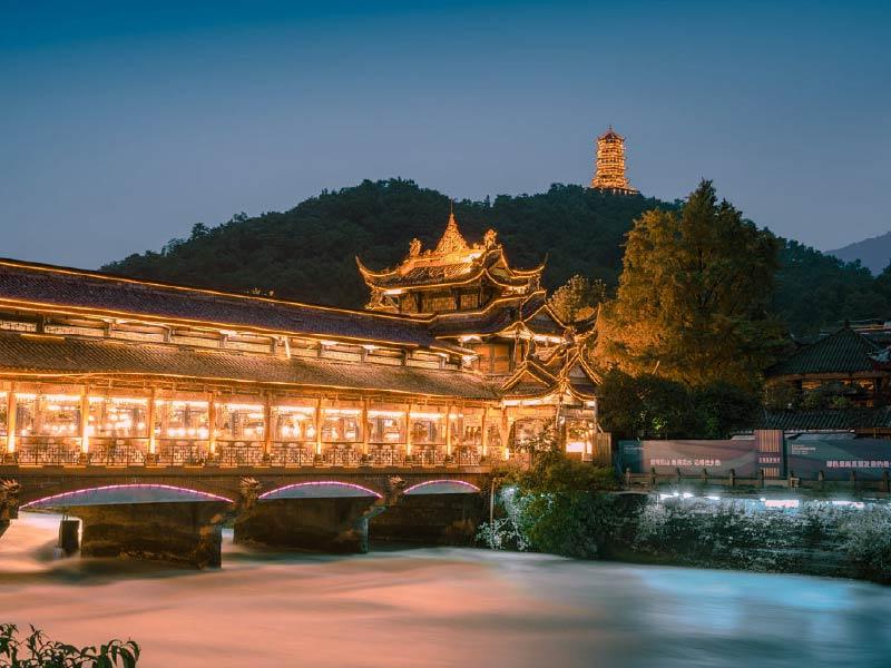 3-Day Chengdu Classic Local Charm Tour: Kuanzhai Alley and Panda Base